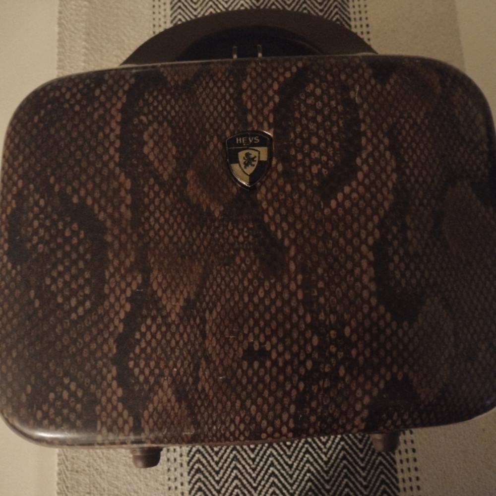 Hays snake print makeup case